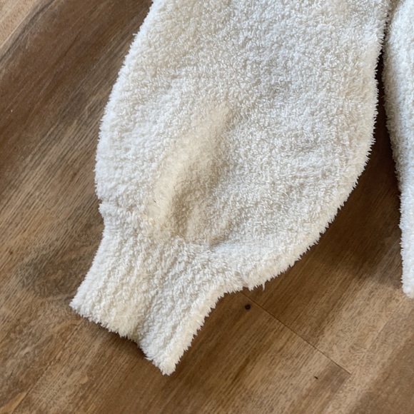 ❤️ Fuzzy Valentine Sweater ❤️ - Picture 4 of 4